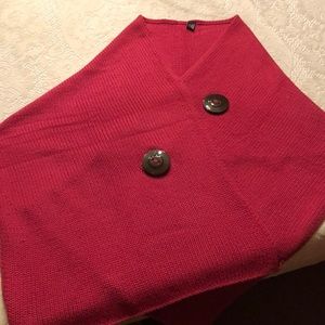 💖 Button Shawl Wrap Large Knit with chunky faux wood buttons.